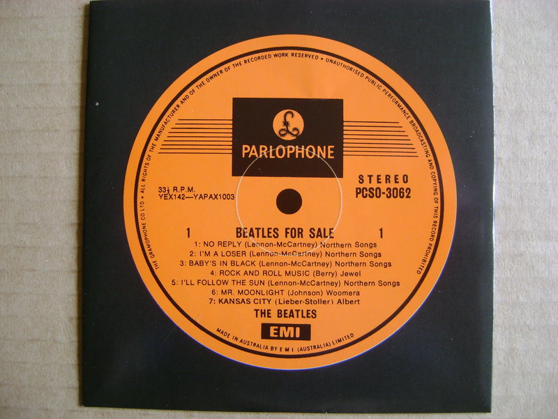 Фирменные CD-диски.