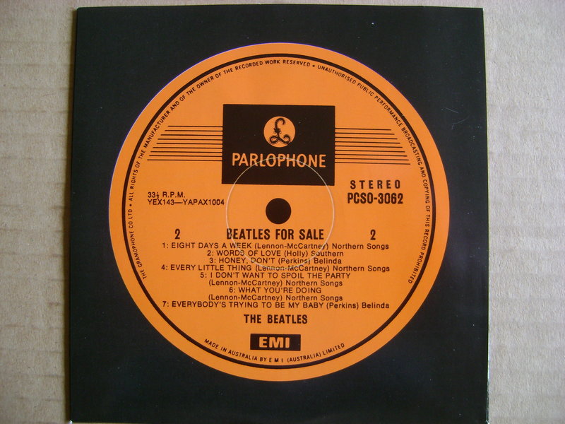 Фирменные CD-диски.