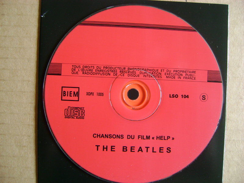 Фирменные CD-диски.