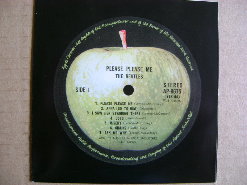 Фирменные CD-диски.