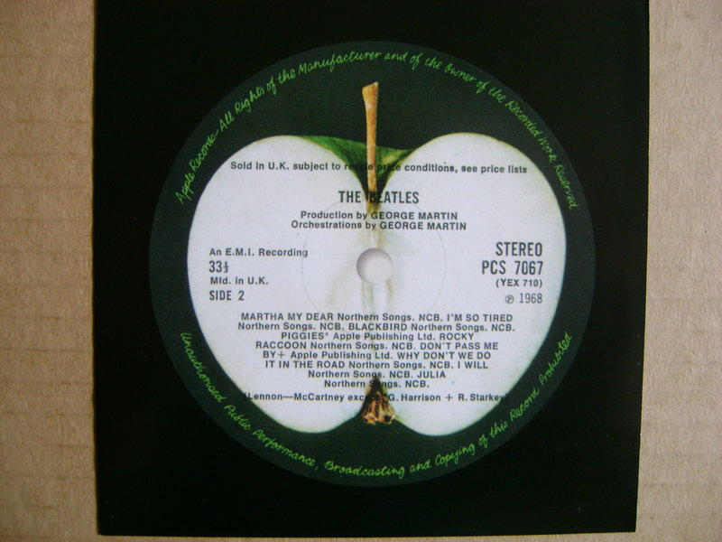 Фирменные CD-диски.