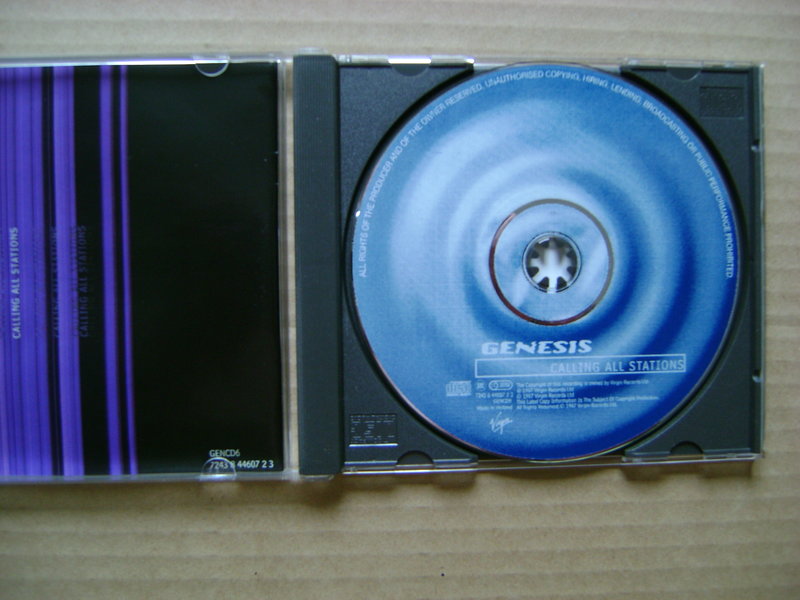 Фирменные CD-диски.