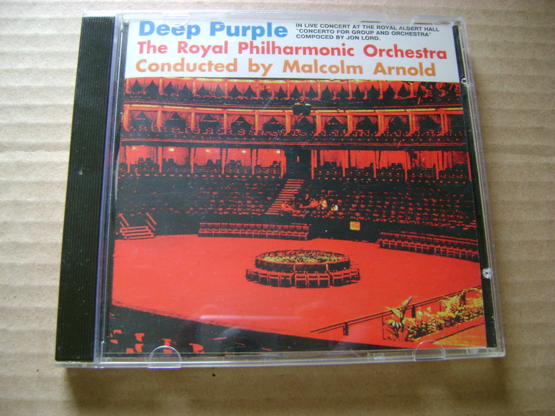 Фирменные CD-диски.