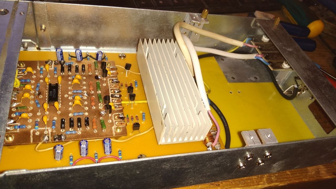 Камни и гибридники здесь