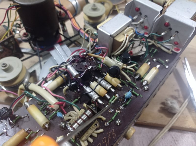 Удобна ли в ремонте наша радиотехника.