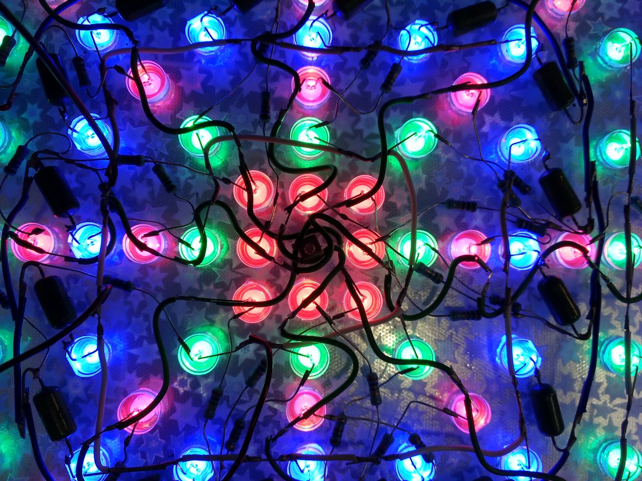  Заваял автомат световых эффектов