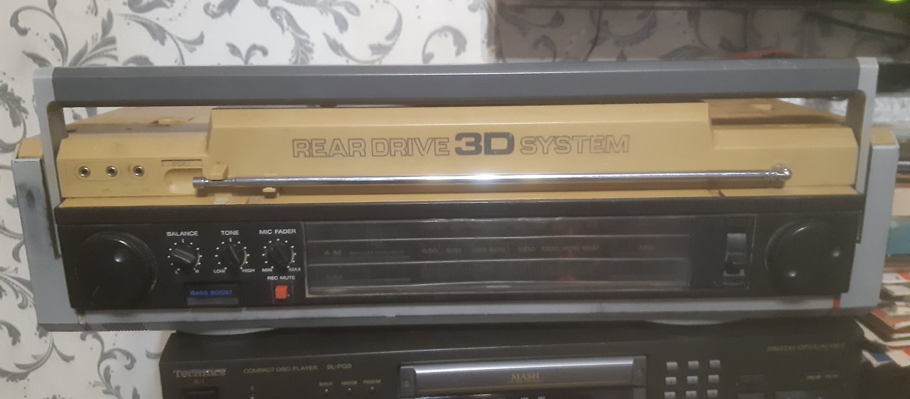  Магнитола Sony CFS-450 (Japan, 1982г.в.), FM 76-188, 100V