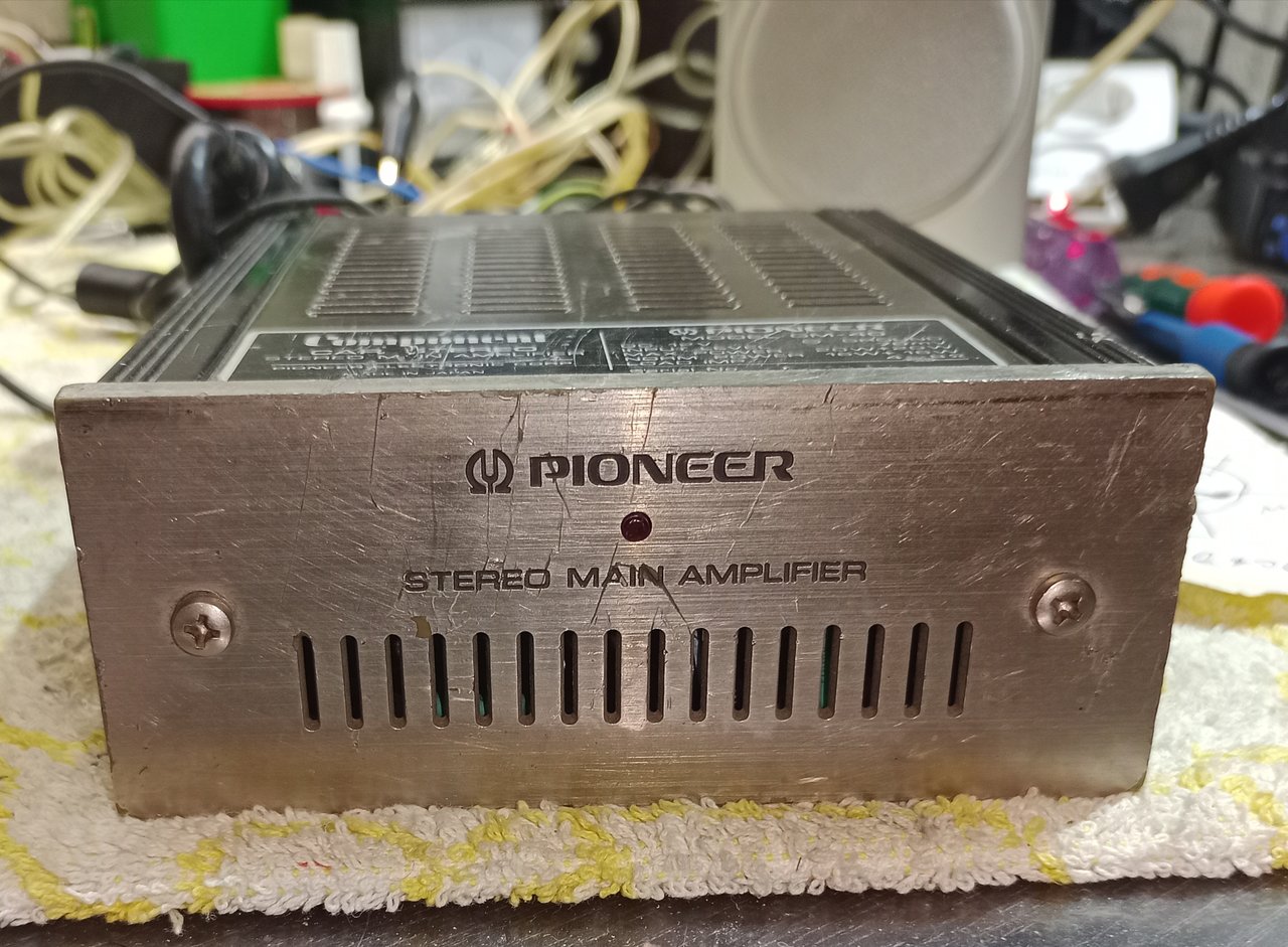  Как правильно два Усилителя на одну АС?