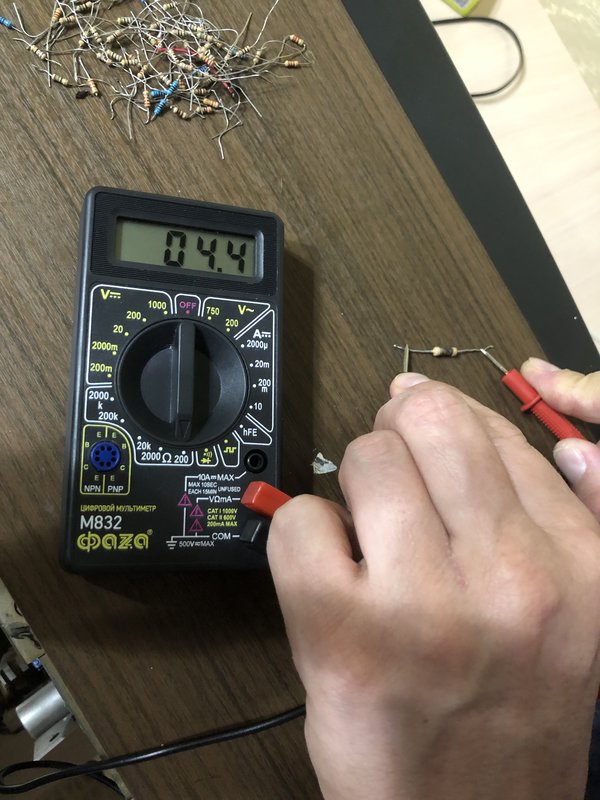 Сгорел R17, телевизор ВЭЛС 51ТЦ-492 не запускается.