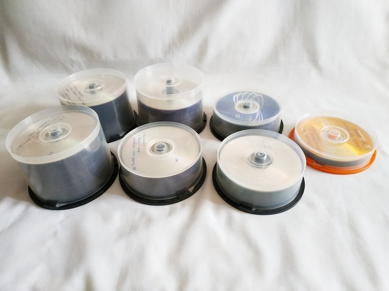 Продам DVD диски с фильмами (много фото!)