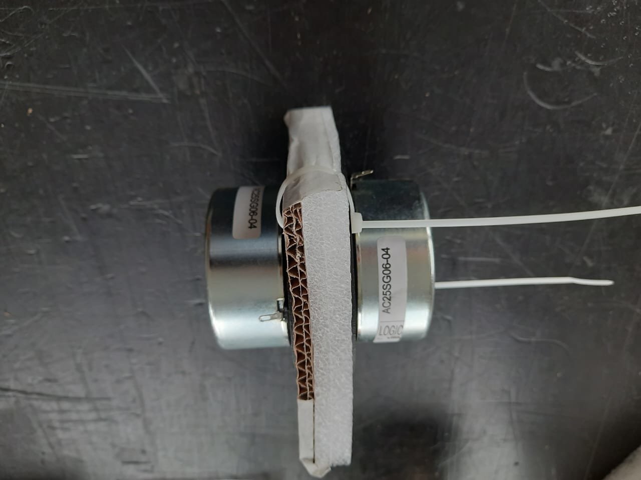  Нужна помощь в Москве выкупить динамики и отправить