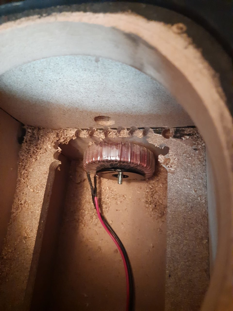  Нужна помощь в Москве выкупить динамики и отправить