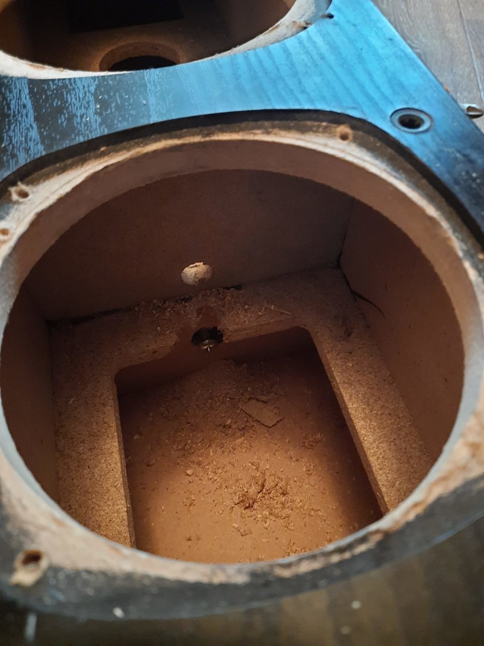  Нужна помощь в Москве выкупить динамики и отправить