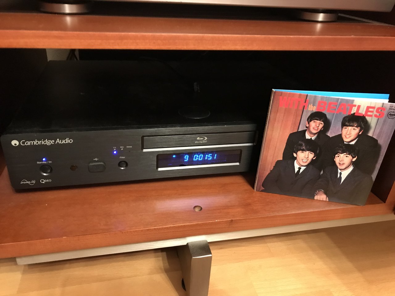 Фирменные CD-диски.