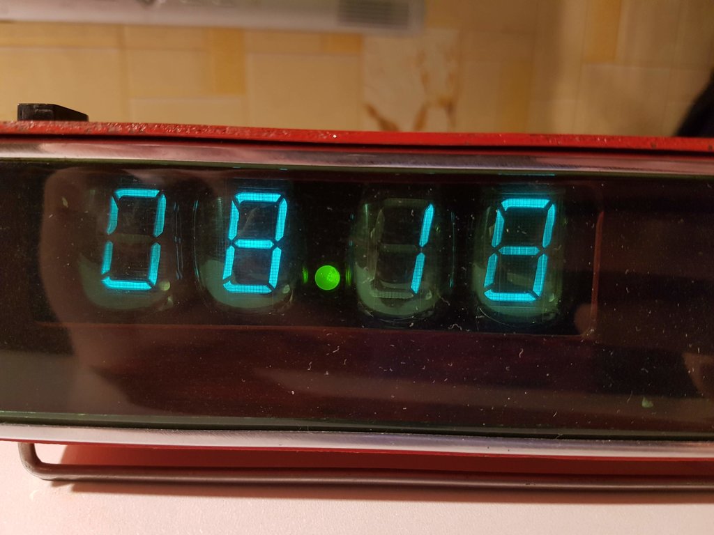 Самодельные часы,разные
