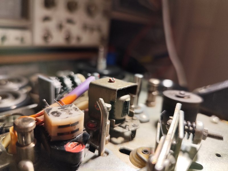  Сползает лента с направляющей в Нота 203