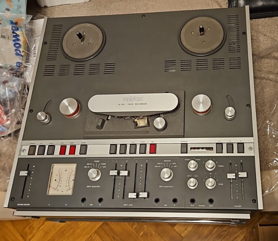  Бобонный магнитофон Revox A700 2 дороги