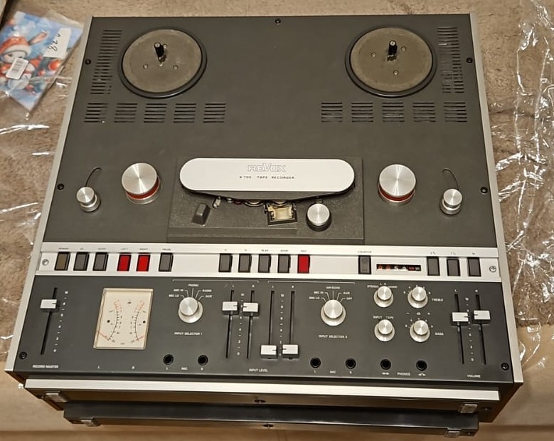  Бобонный магнитофон Revox A700 2 дороги