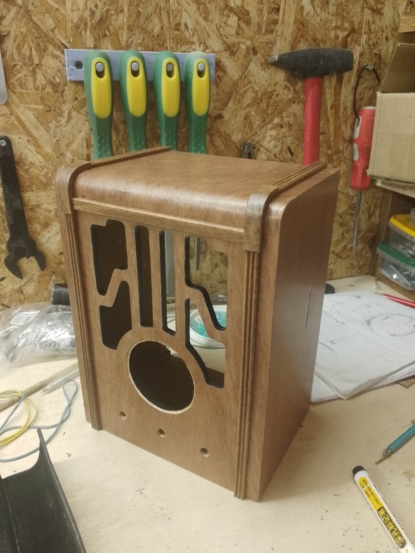 Корпус в стиле 30-40-х годов. (с китайской начинкой)