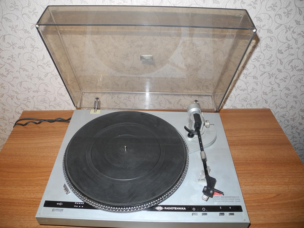 комплект радиотехника у-101-стерео. колонки radiotehnika s-30. радиотехника 010. уку 020 лицевая панель. усилитель полный радиотехника у-7112 стерео radiotehnika.